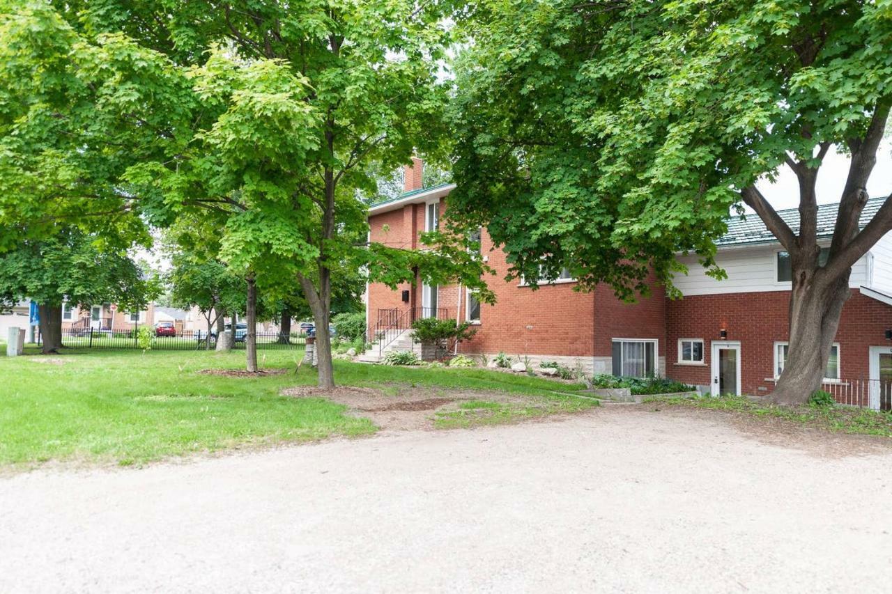 Entire 2 Bedroom Apartment Uptown Waterloo - E1 Luaran gambar